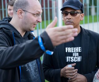 Datei:Faktenradar 43cb4aff 320px-Kastius Naidoo.jpg